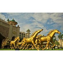 Populäres Design Golden Horse Statue mit 15 Jahren Gießerei